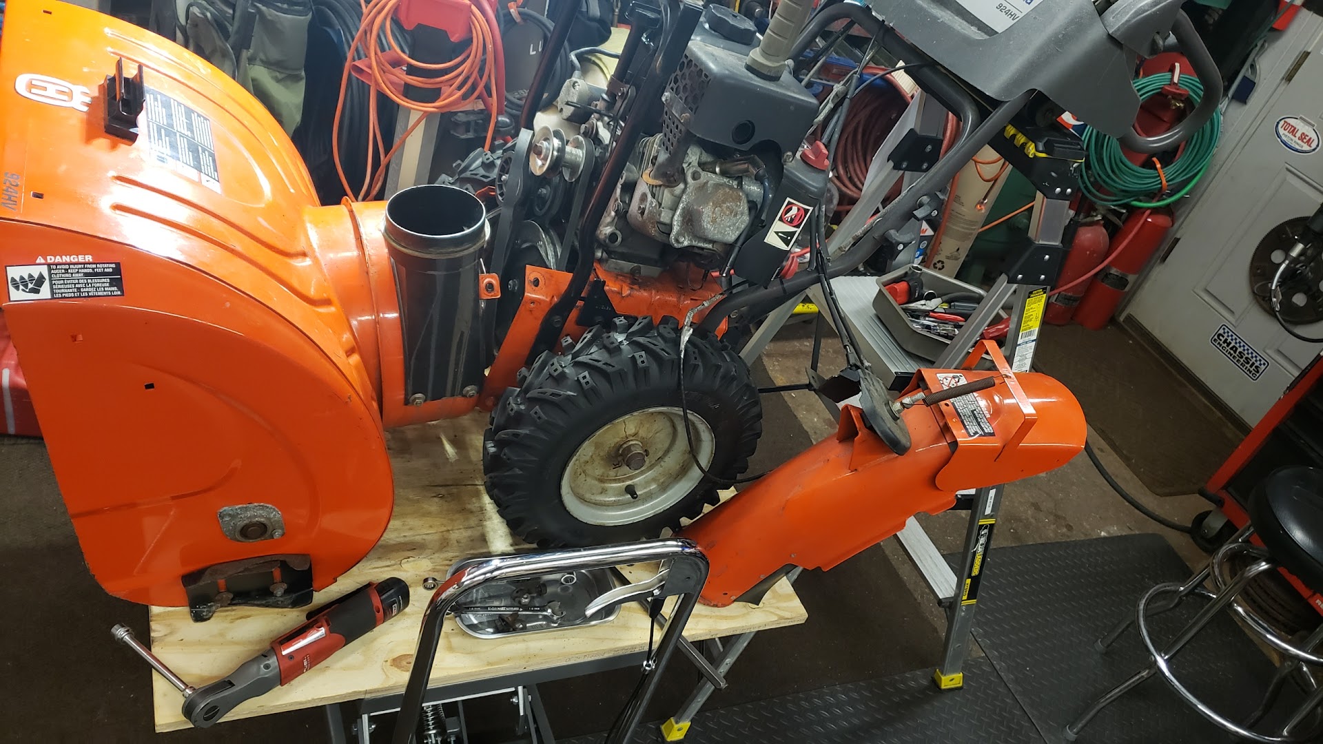 LMW SNOWBLOWER REPAIR 2